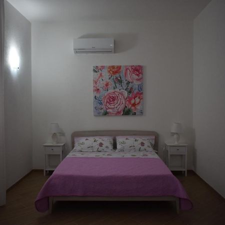 Bed and Breakfast A Casa Di Zia Oschiri Екстер'єр фото