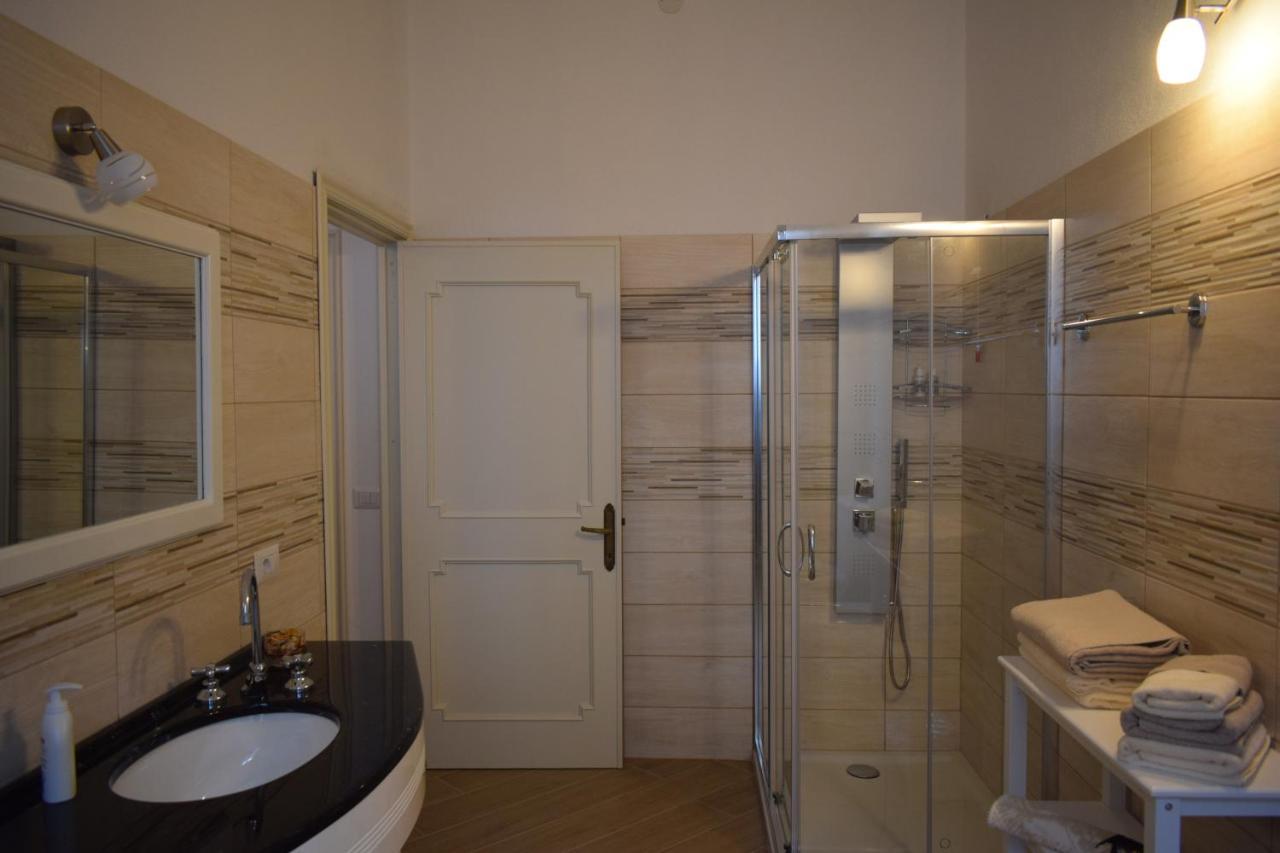 Bed and Breakfast A Casa Di Zia Oschiri Екстер'єр фото