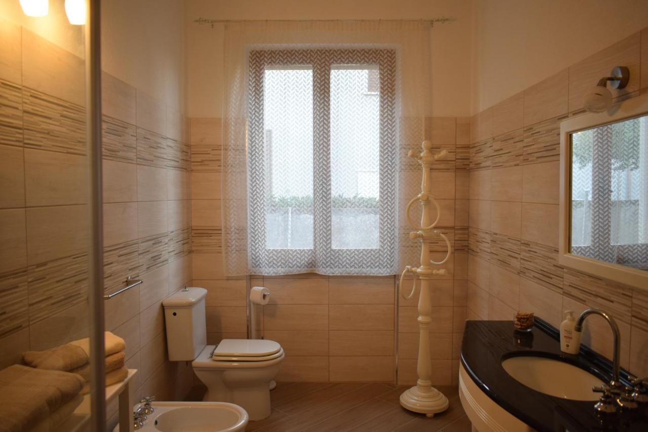Bed and Breakfast A Casa Di Zia Oschiri Екстер'єр фото