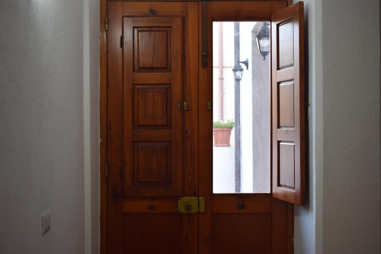 Bed and Breakfast A Casa Di Zia Oschiri Екстер'єр фото