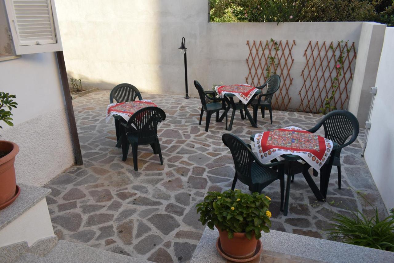 Bed and Breakfast A Casa Di Zia Oschiri Екстер'єр фото