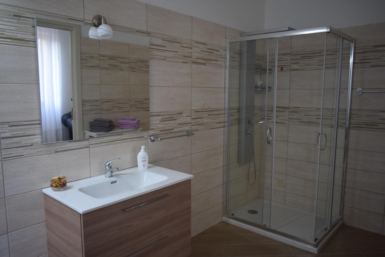 Bed and Breakfast A Casa Di Zia Oschiri Екстер'єр фото