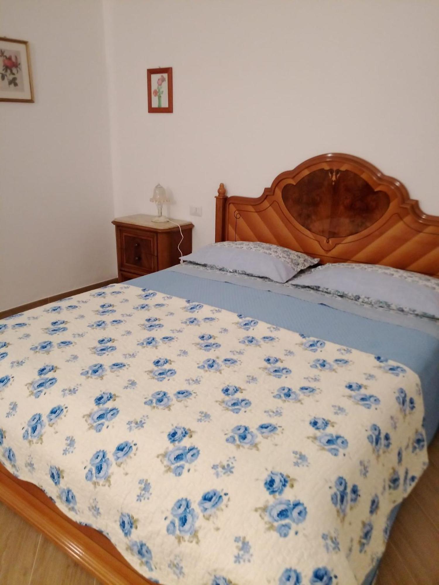 Bed and Breakfast A Casa Di Zia Oschiri Екстер'єр фото