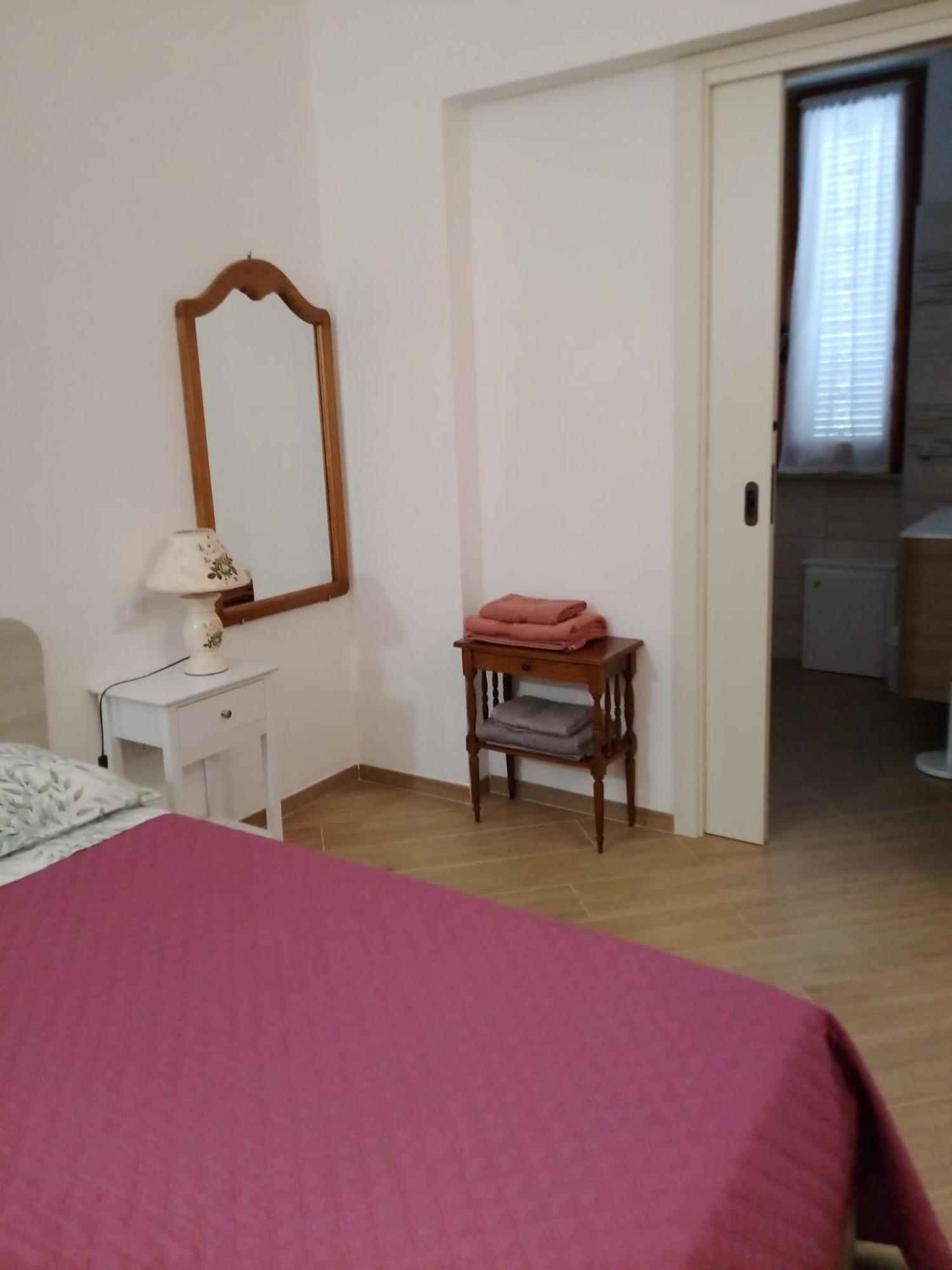 Bed and Breakfast A Casa Di Zia Oschiri Екстер'єр фото