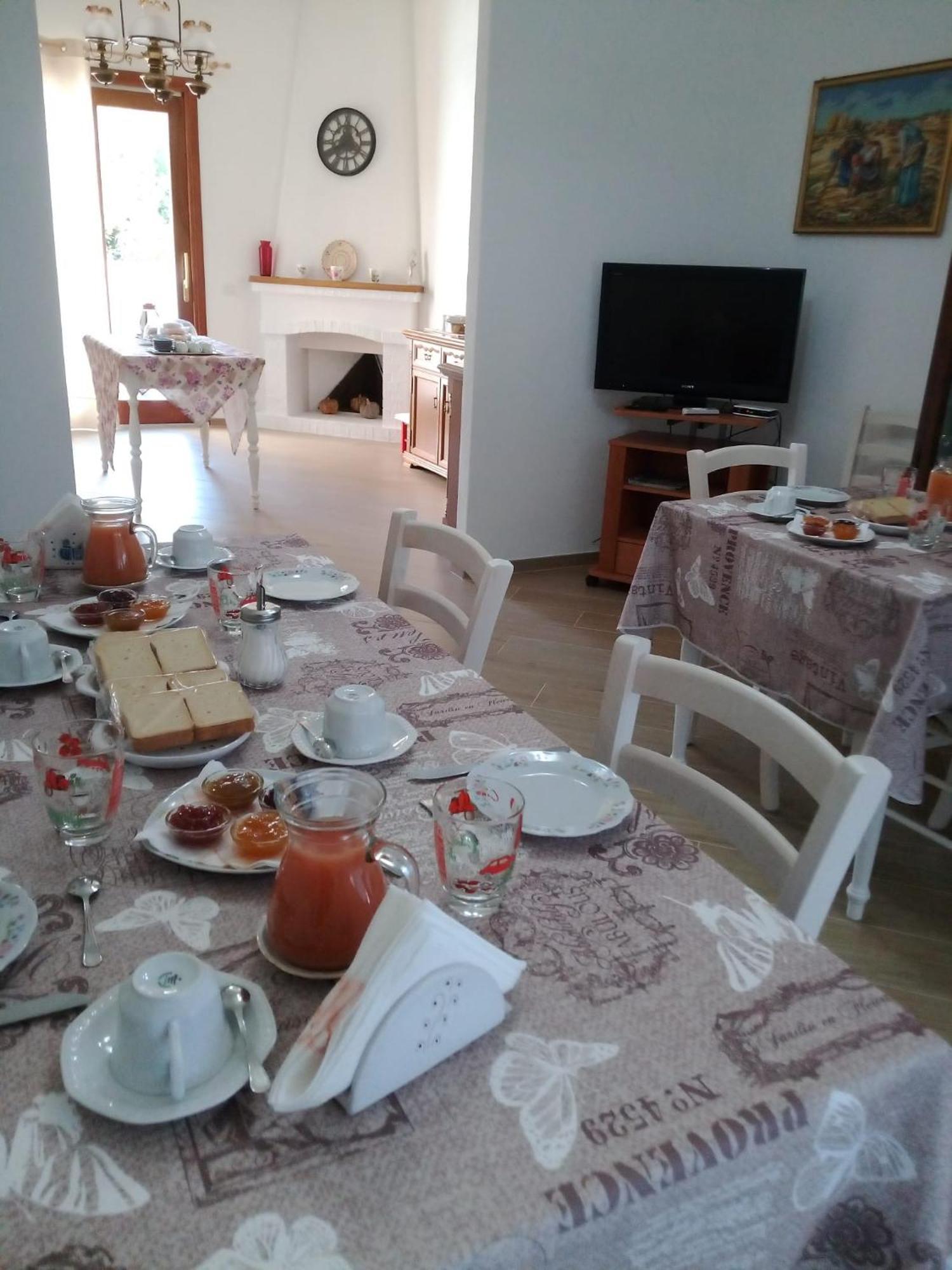 Bed and Breakfast A Casa Di Zia Oschiri Екстер'єр фото